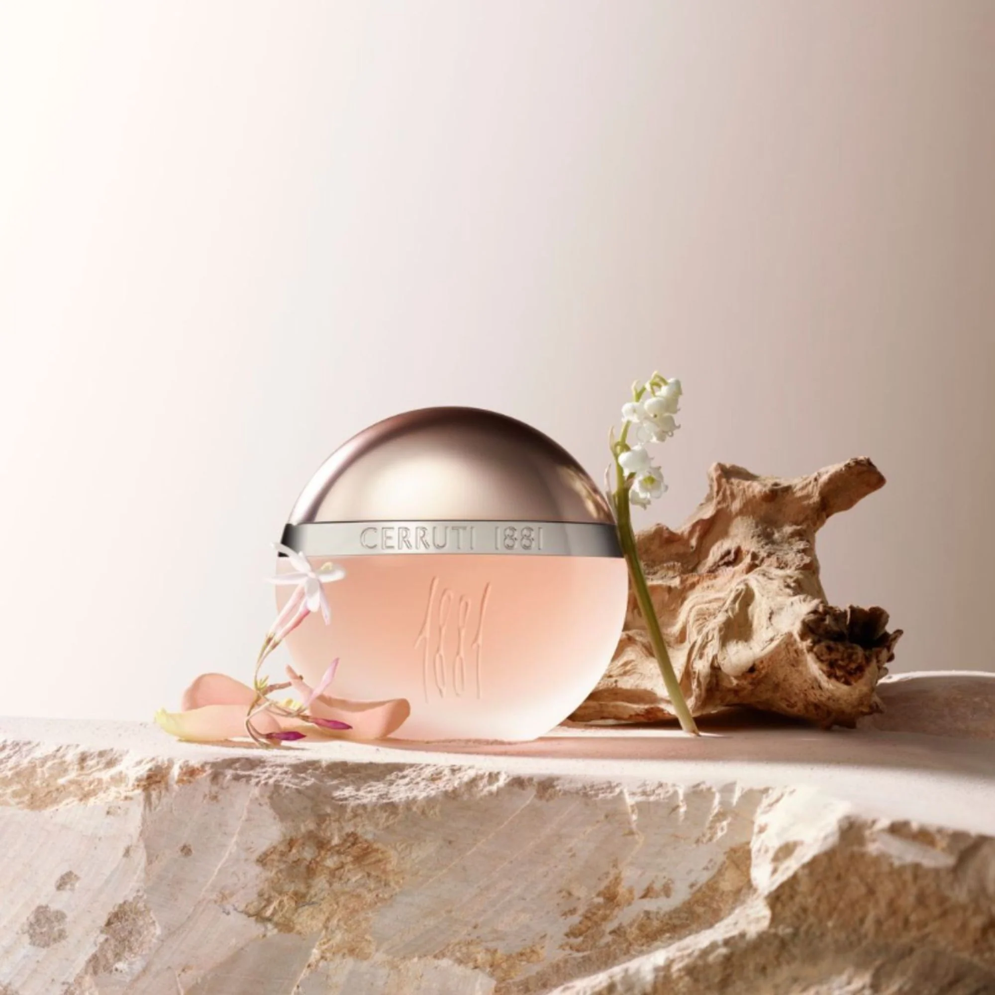 Cerruti 1881 Femme Eau de Toilette 100ml Spray - Image 3