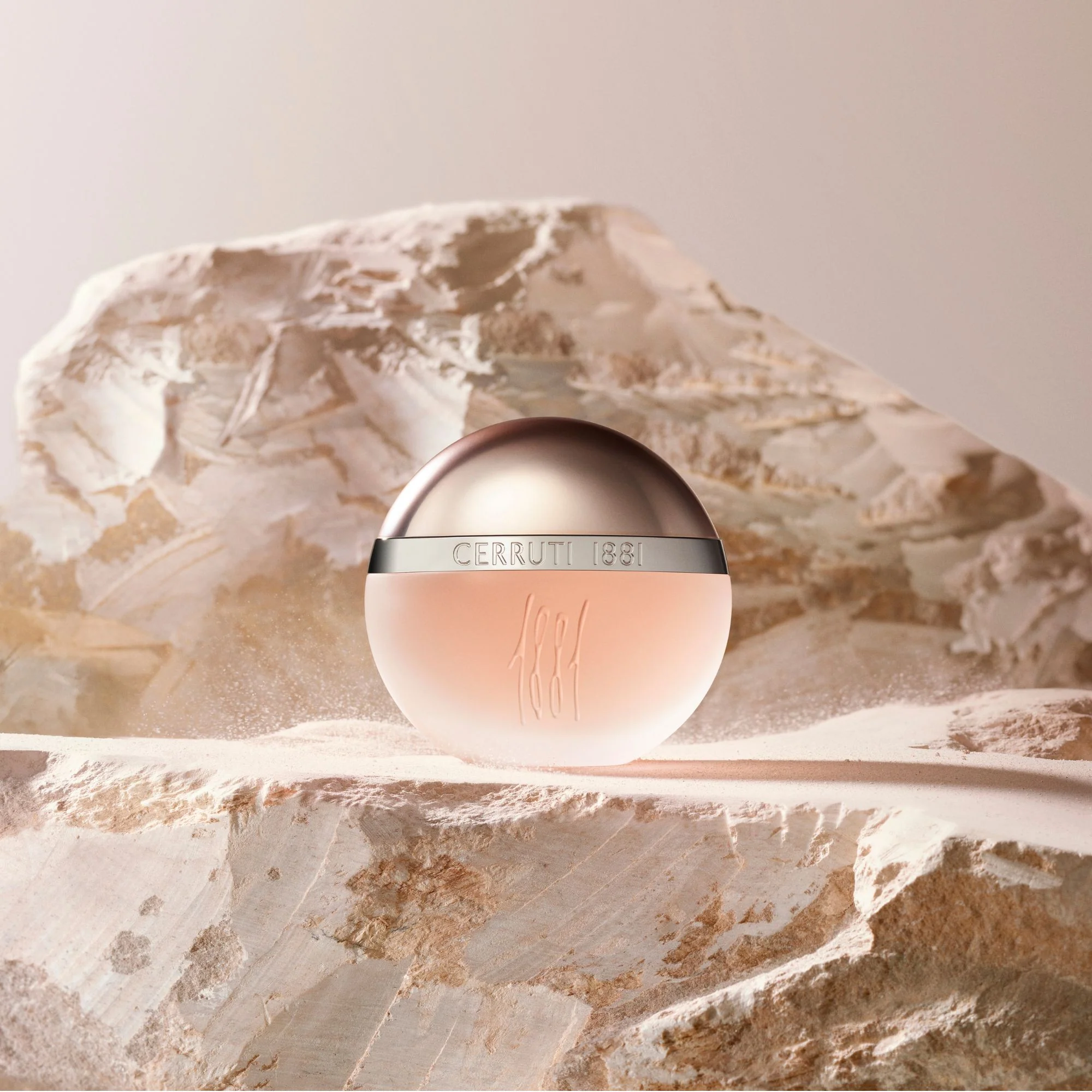 Cerruti 1881 Femme Eau de Toilette 100ml Spray - Image 4